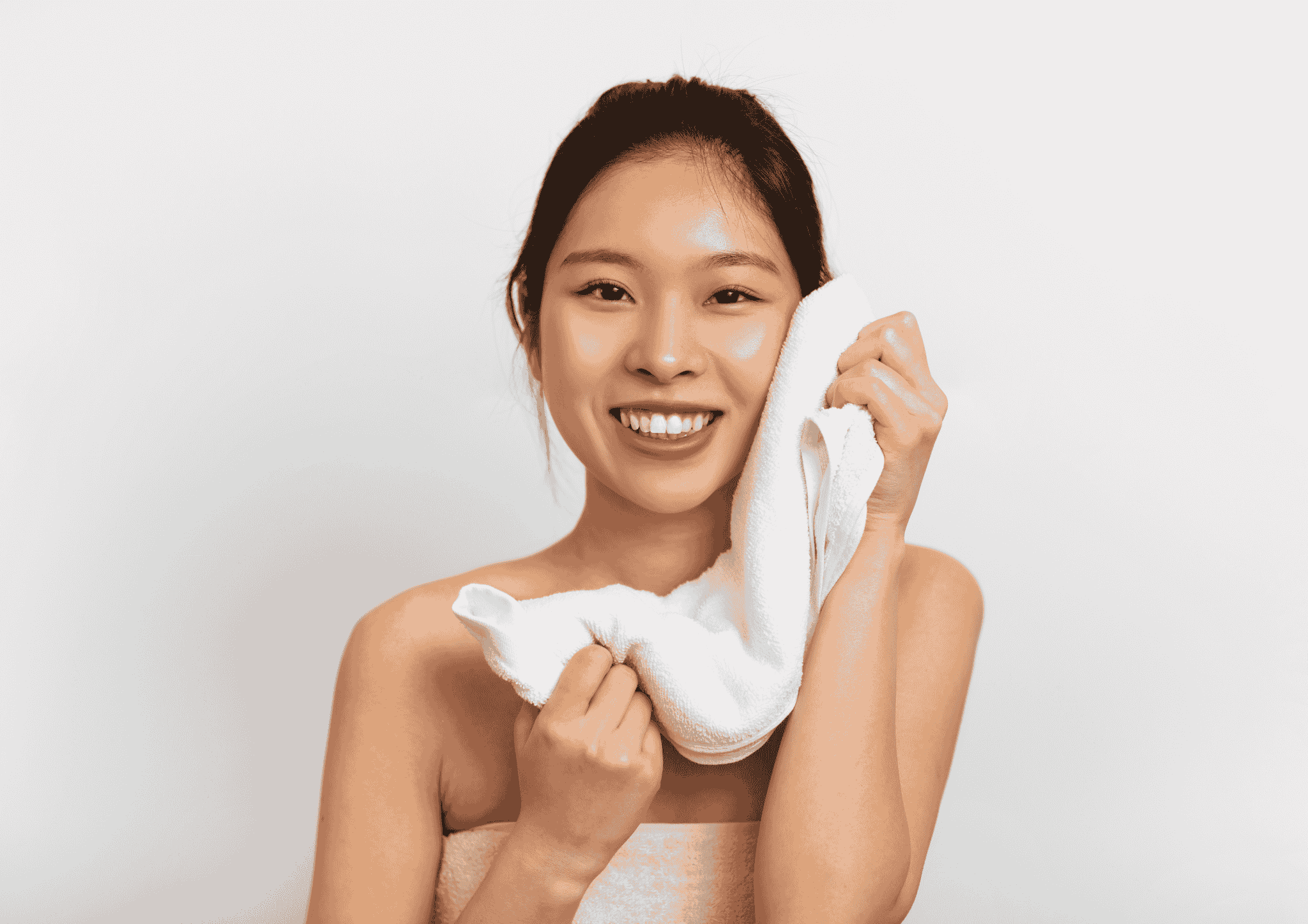 Face and Bath Towel Hygiene: How Often Should You Wash Them for Healthy Skin?